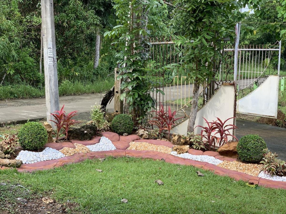 Michaels Homestay - Farm Villa Nr Patar Beach & Bolinao Falls מראה חיצוני תמונה